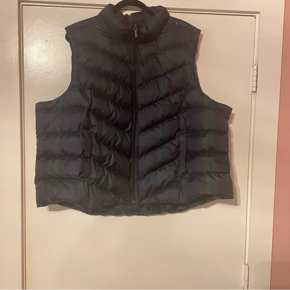 Lands End down quilt puffer vest in plaid Zipper in front and two side pockets - Picture 5 of 7